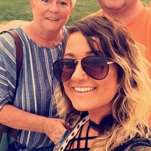 Meet your Posher, Candy